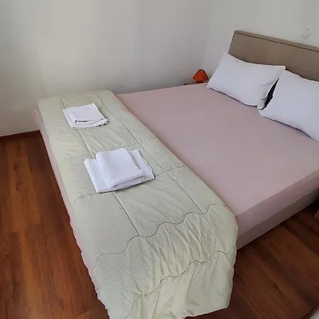 Apartment 7 *
